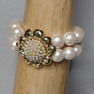 Cute 8 Inch Beaded Flower Bracelet With Faux Pearls